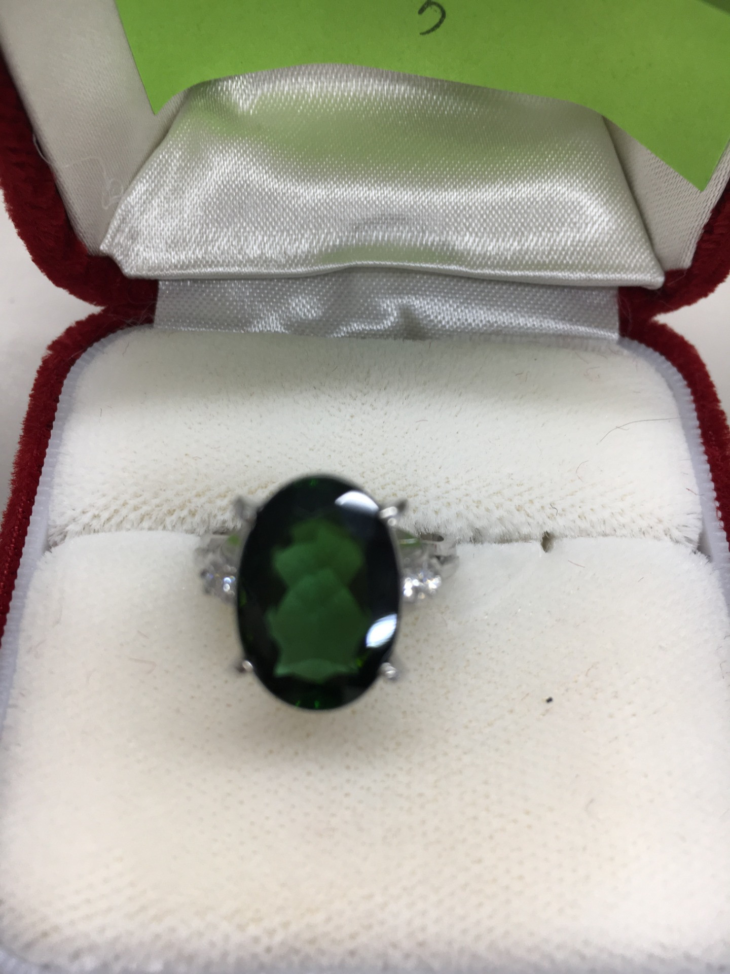 エメラルドの指輪を滋賀県草津市の女性からお買取しました。