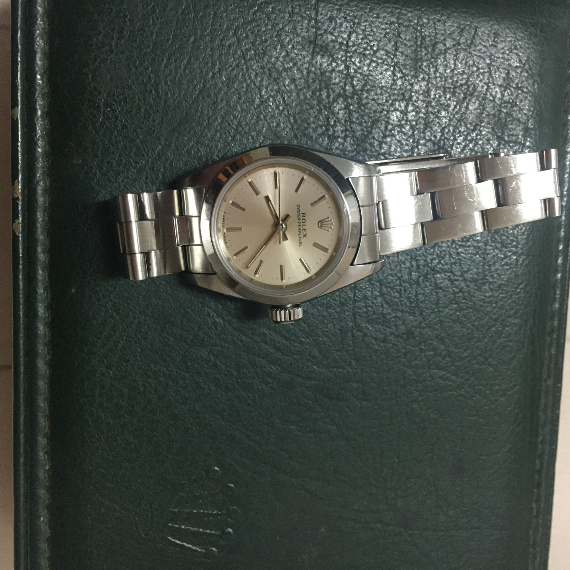 ロレックスのブランド時計を京都市山科区の女性からお買取しました。