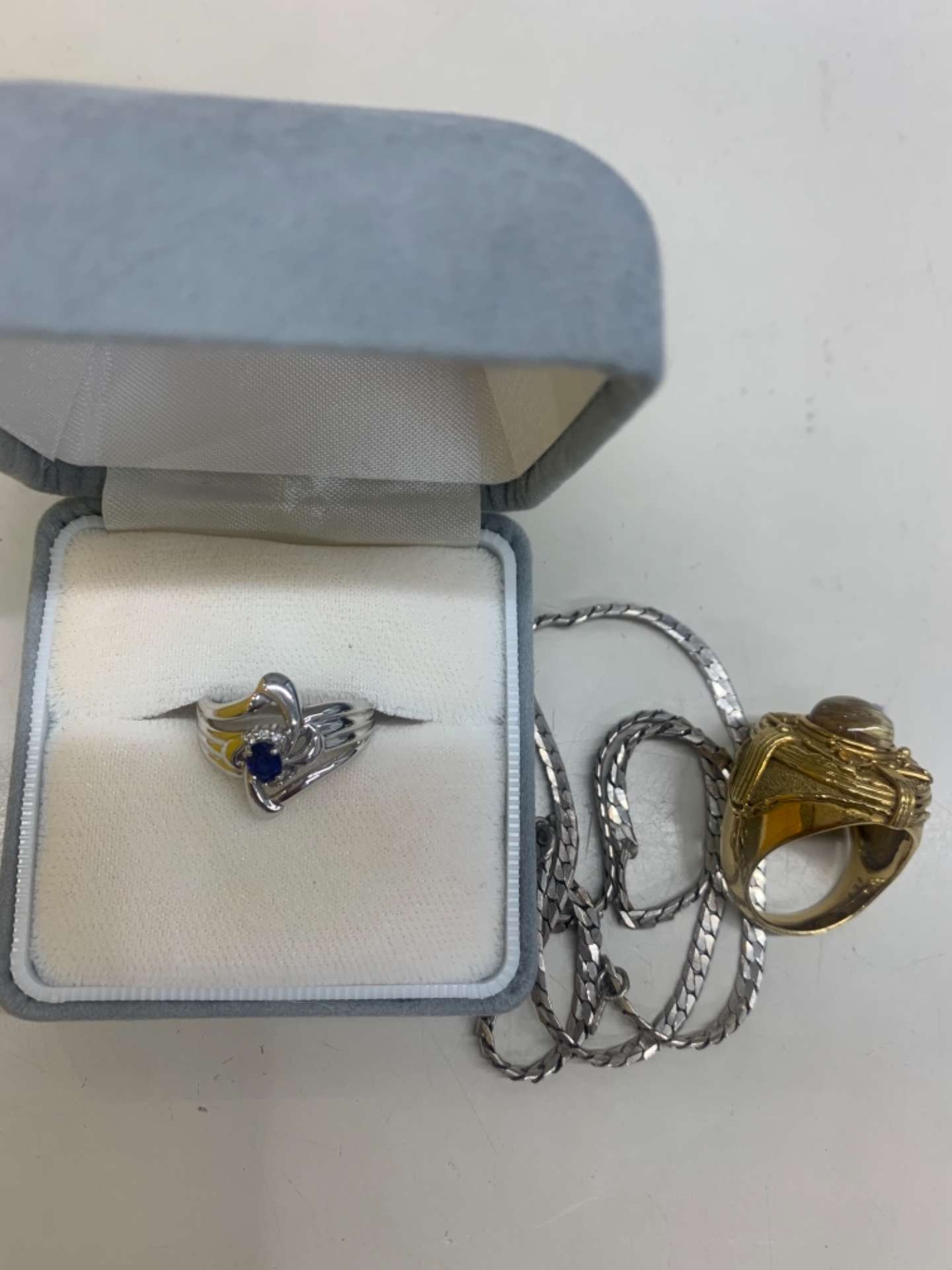 貴金属指輪、ネックレスを滋賀県大津市の女性からお買取しました。