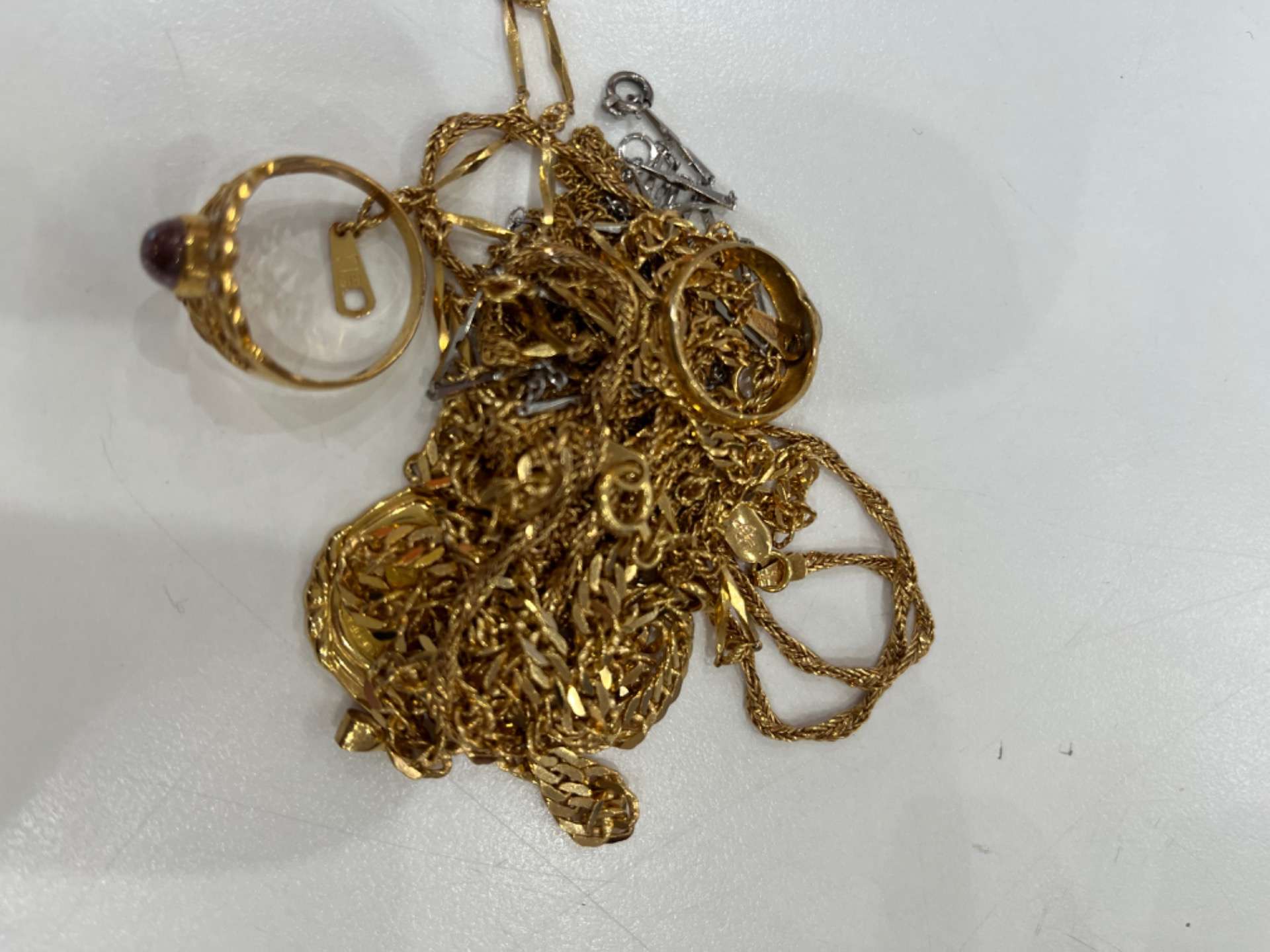 貴金属、金指輪ネックレスを滋賀県大津市の女性からお買取しました。