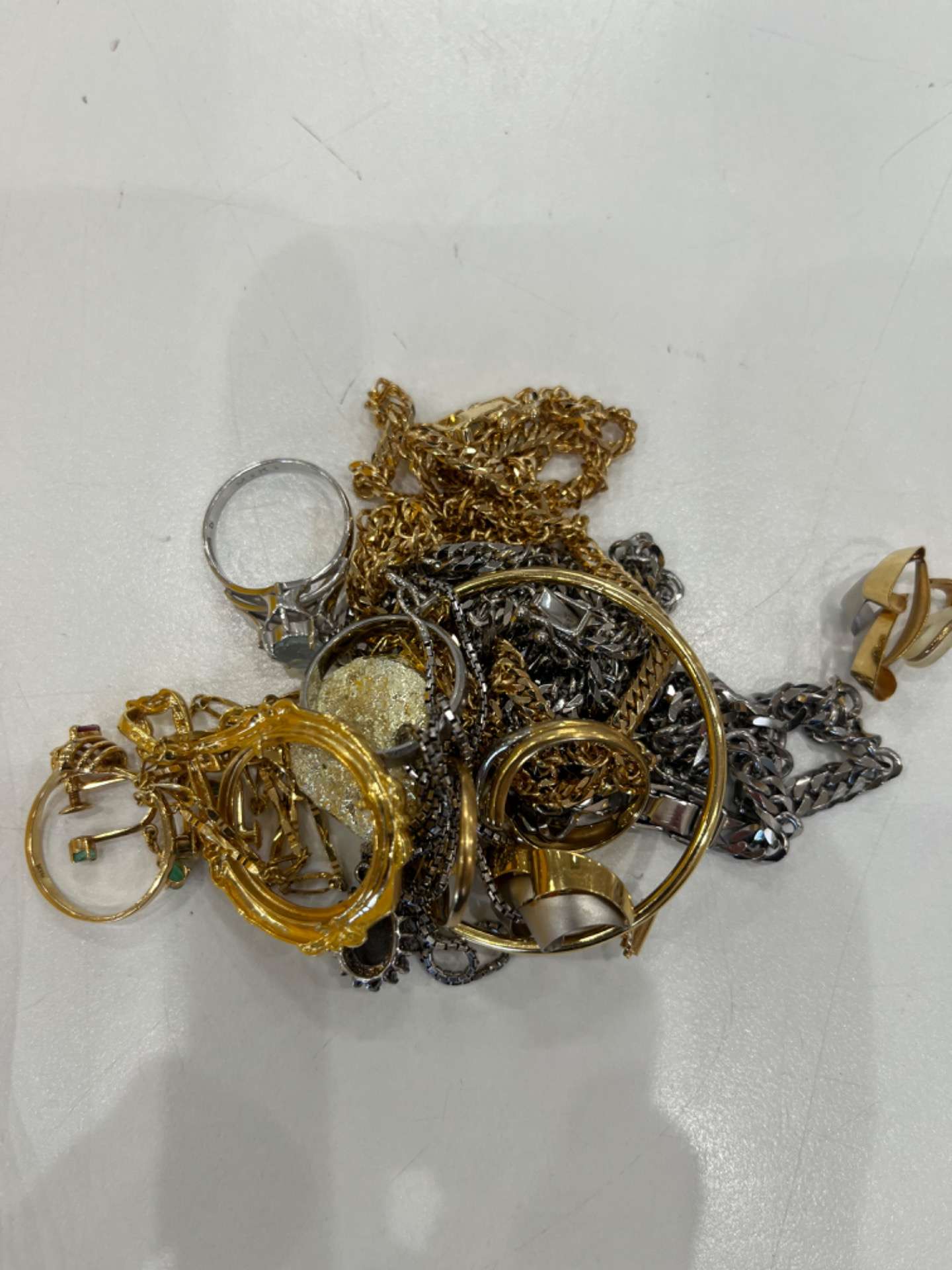貴金属、金プラチナ指輪ネックレスを滋賀県草津市の男性からお買取しました。
