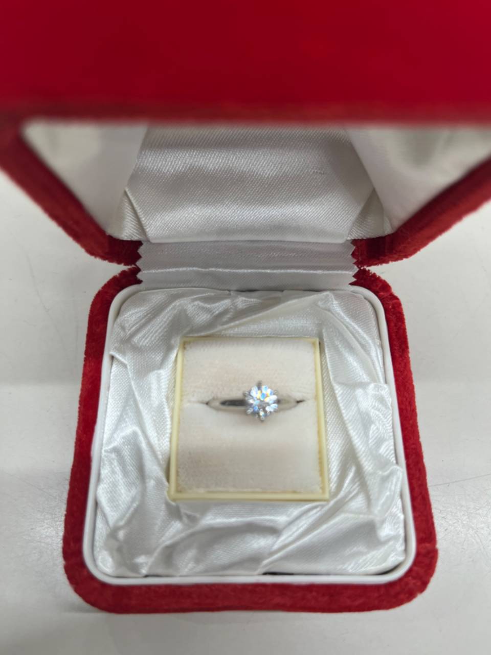 ダイヤモンドリングを滋賀県大津市の女性からお買取しました。